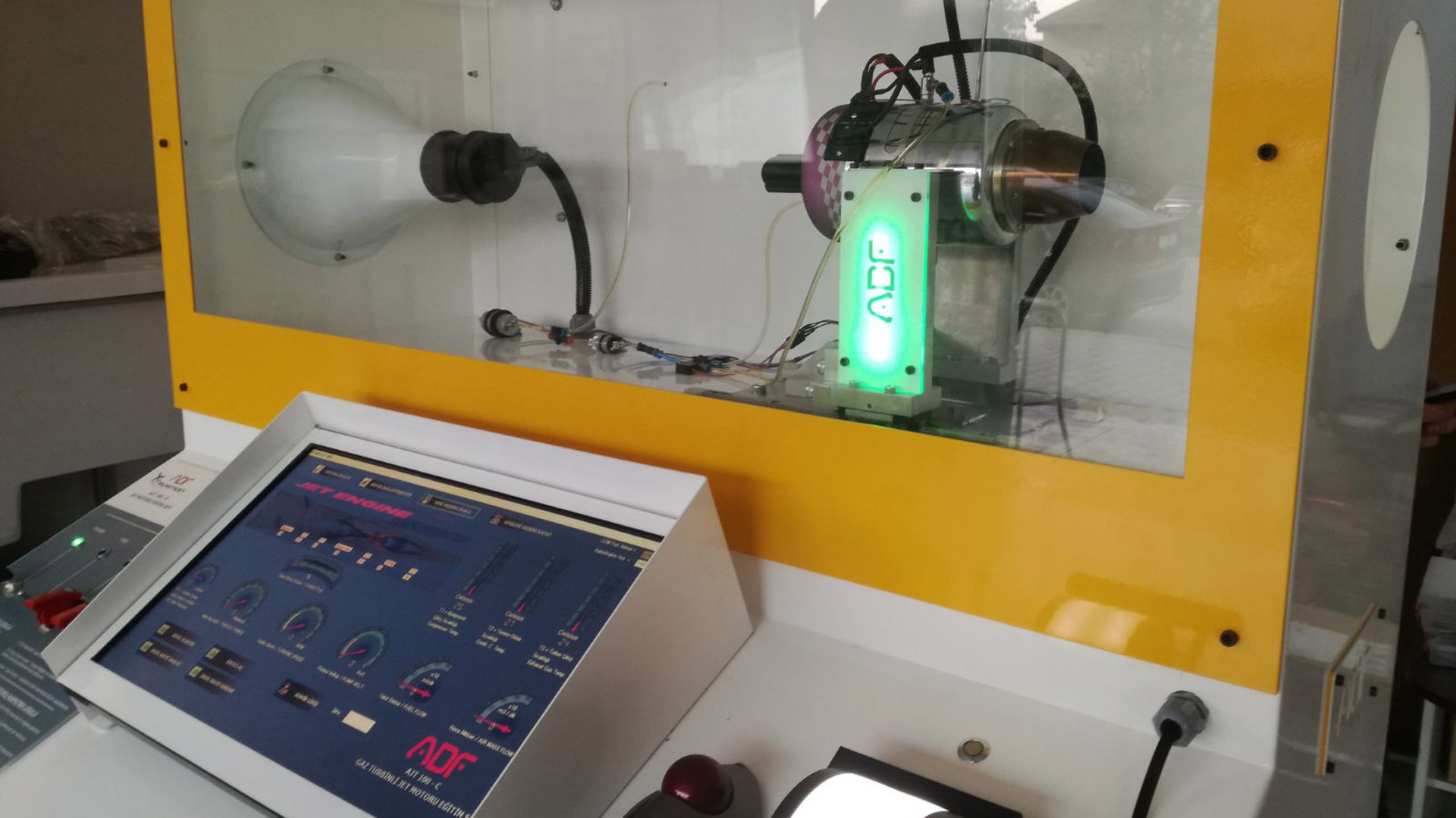 İzmir Ekonomi Üniversitesi