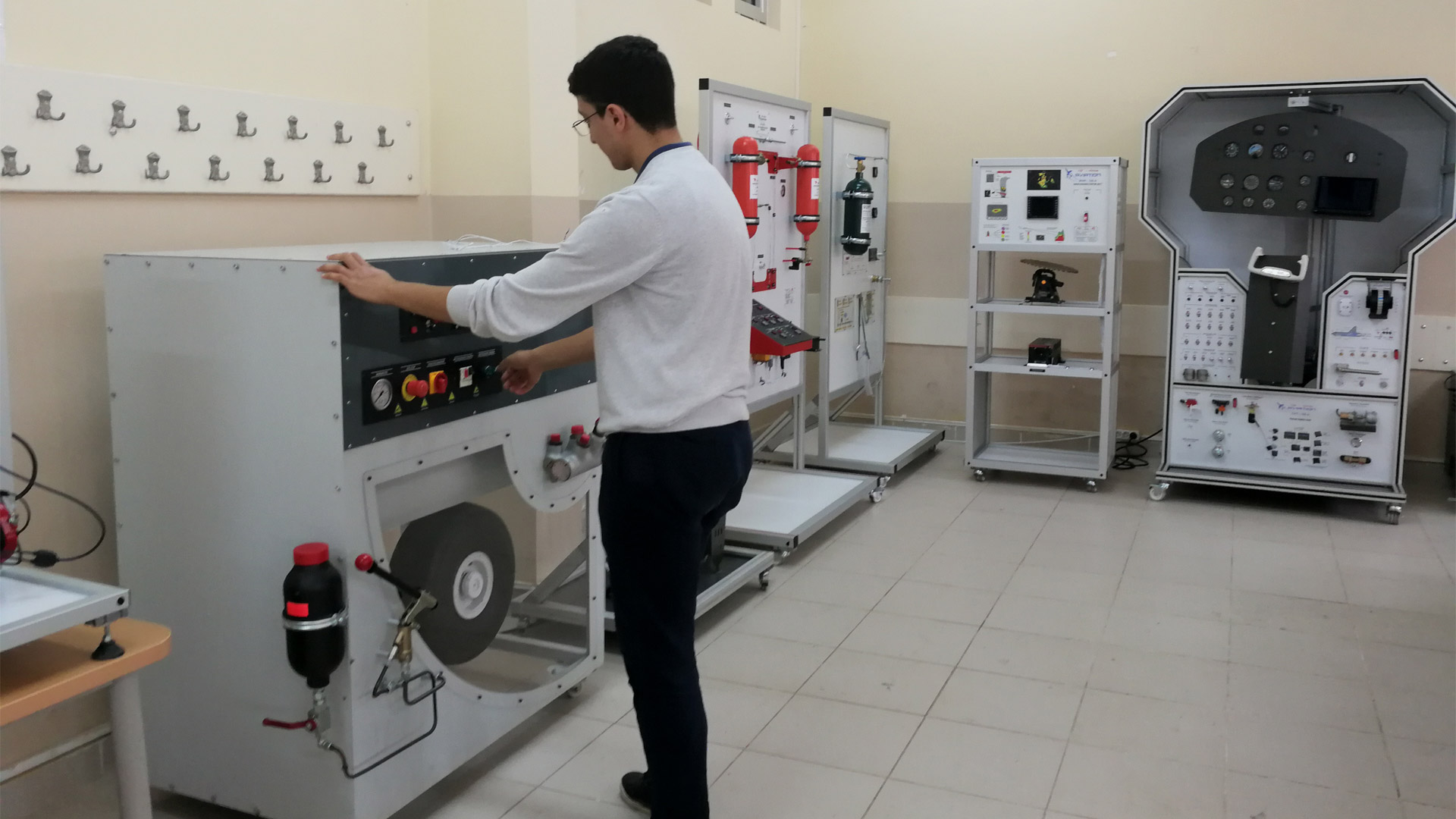 Sultanbeyli Sabiha Gökçen Meslek Lisesi Havacılık Laboratuvarı