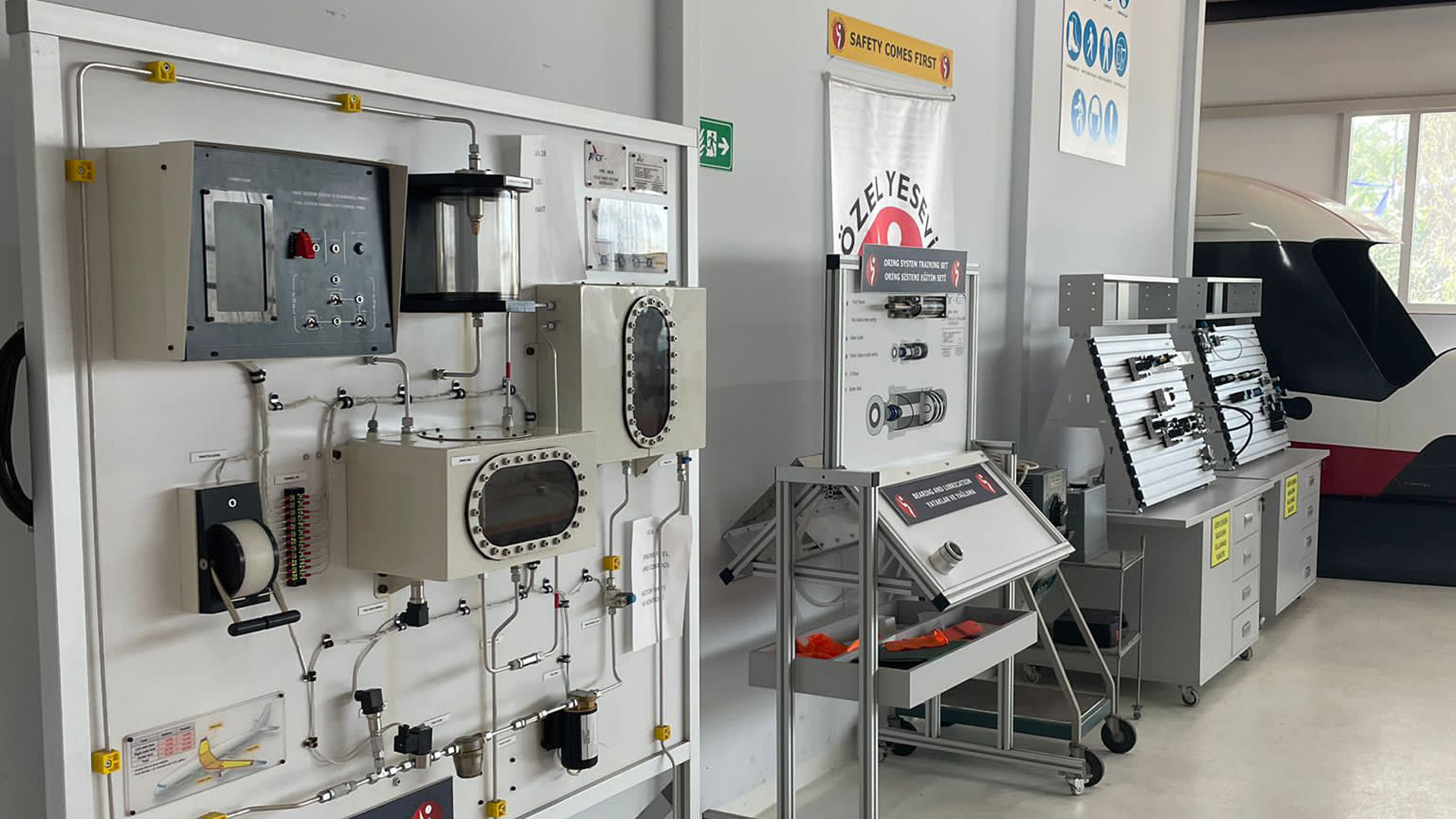 Ahmet Yesevi Havacılık Lisesi Havacılık Laboratuvarı